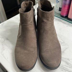 Liz Claiborne booties